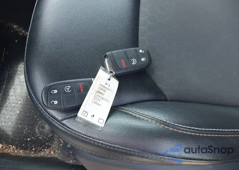 2018 Jeep Compass Latitude 4X4 from USA, damaged, VIN 3C4NJDBB4JT116122